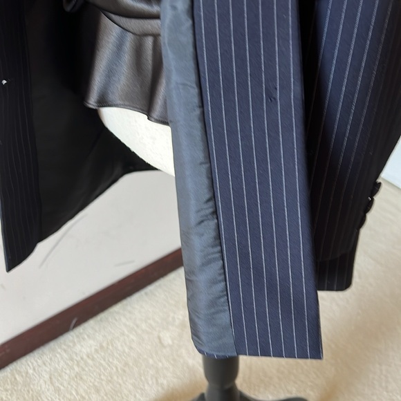 Jacket - Picture 8 of 10